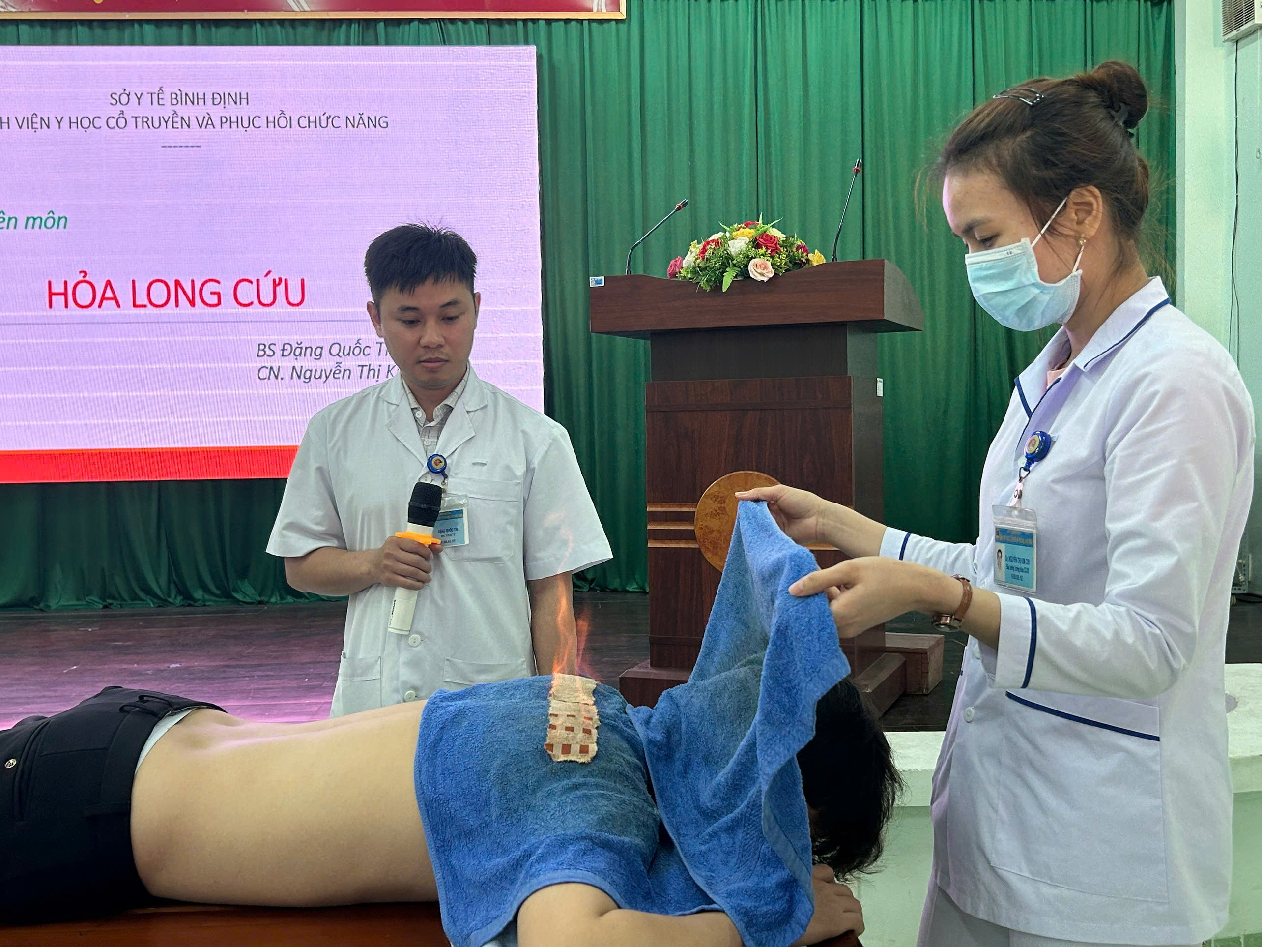Tập huấn kỹ thuật Hỏa Long Cứu và điều trị bằng điện xung cho bác sĩ, điều dưỡng